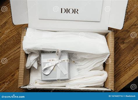 dior delivery uk